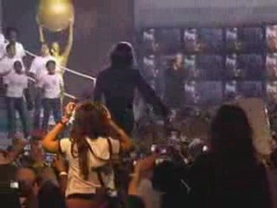 Michael Jackson  "We Are The World"avec c'est fan!!!!!
