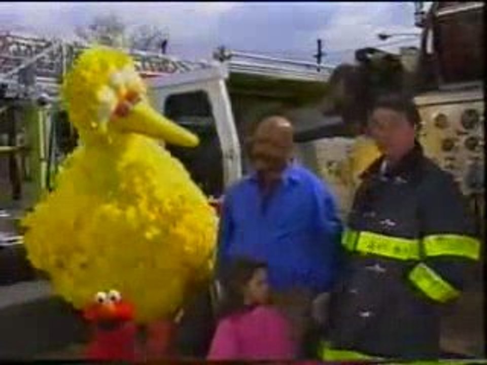 Sesame Street Visits The Firehouse - video Dailymotion