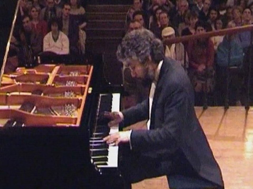 Nicolas Celoro joue Chopin, Quinzième prélude, (de la "goutte d'eau")  en ré bémol majeur