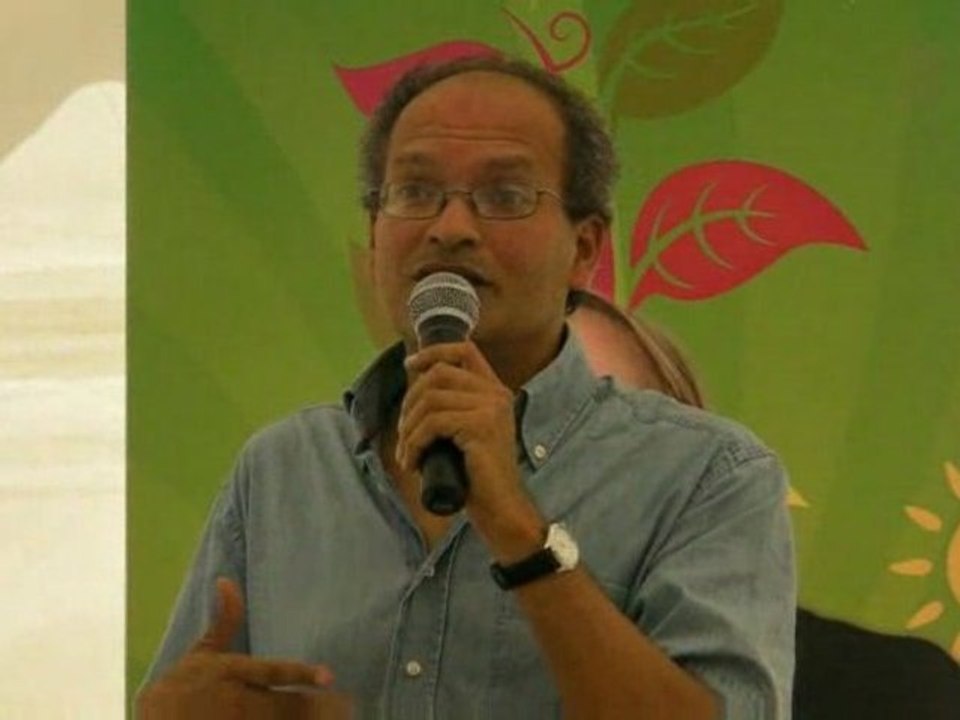 Alain Ducq porte-parole de la Marche Mondiale à Bercy