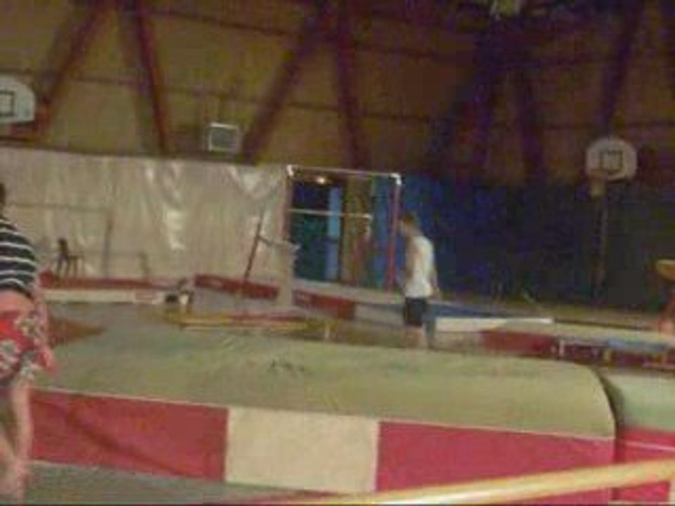 Fête de la gym - Garçons au Trampoline