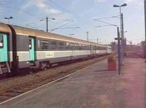 manoeuvre du train corail avec la bb 67413 en voyage