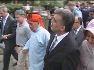 Gül 8.yüzyılda İnşa Edilen Ulu Camiyi Ziyaret Etti