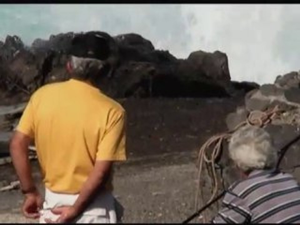 PART OF THE WAVE NEVER DiES