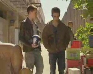 Clément entraîne Maxime dans les conneries...