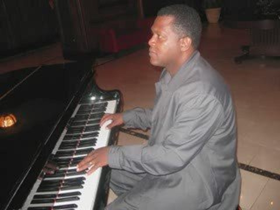 Artist Enuff  No Romance-Drake-Lil Wayne-Leona Lewis-Beyonce