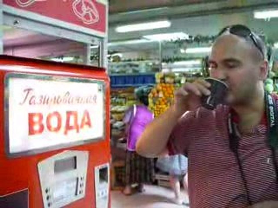 Автоматы газводы в стиле ретро появились в Москве