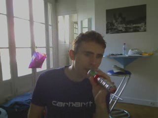 Wiwi égratigne "e vado via"