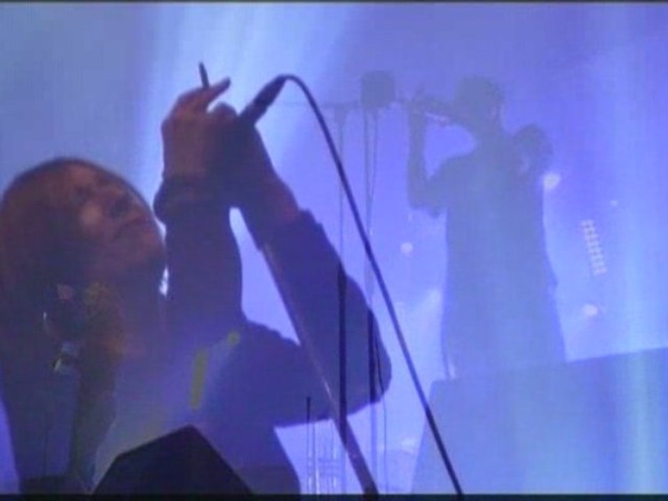 Le Peuple de l'Herbe vs Beth Gibbons