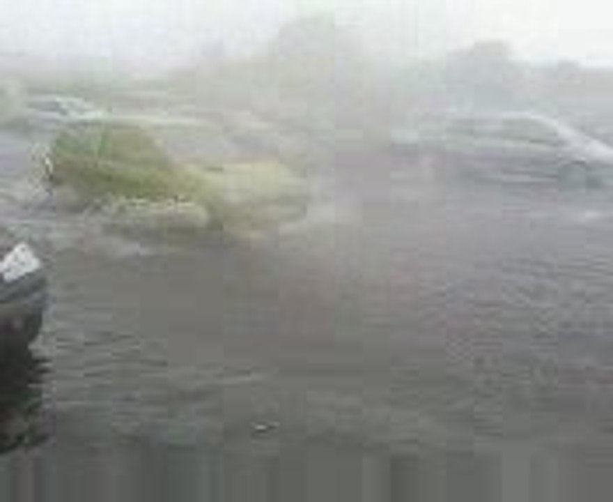 Violent orage du 30 juin 2009 : Leclerc de Cleunay (35)