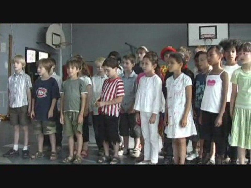 les CE2 font leur spectacle