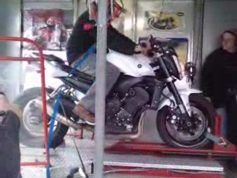 yamaha fz1 au banc avec pot leovince gp pro
