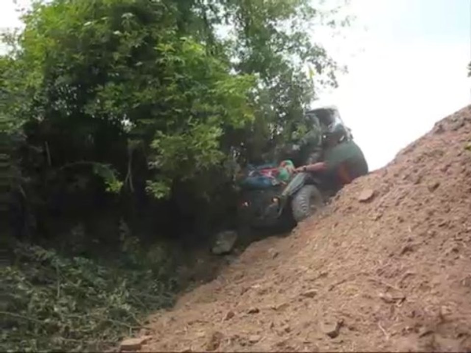 Descente d'un talus en devers