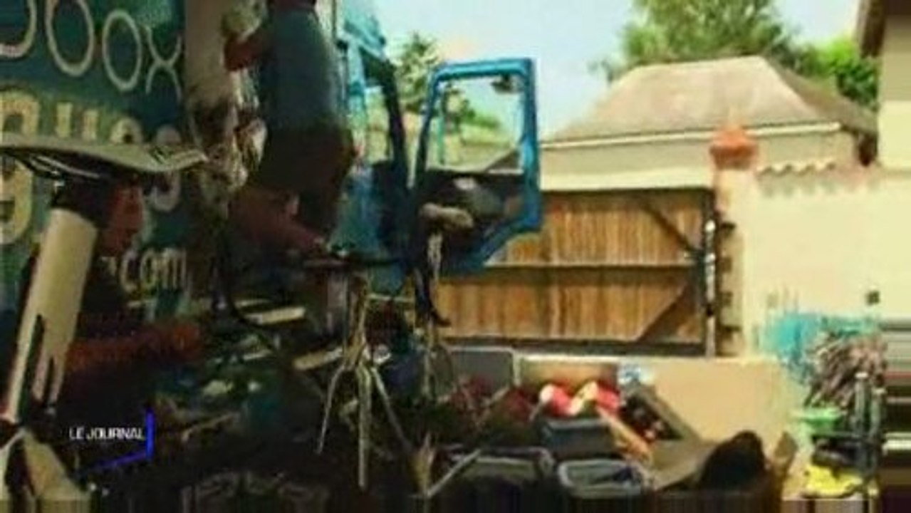 Les techniciens de Bouygues préparent le Tour de France (Les Essarts)