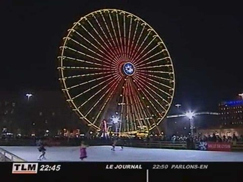 Lyon : Place Bellecour, la patinoire a ouvert ses portes
