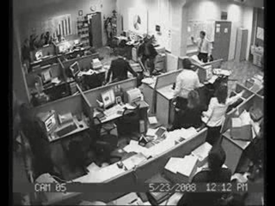 Gros pétage de plomb au bureau !!!