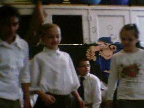 2 eme partie du spectacle de l ecole de mon fils