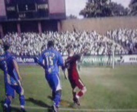 Magnifique Reprise demi-volée de Lisandro Lopez Fifa 09