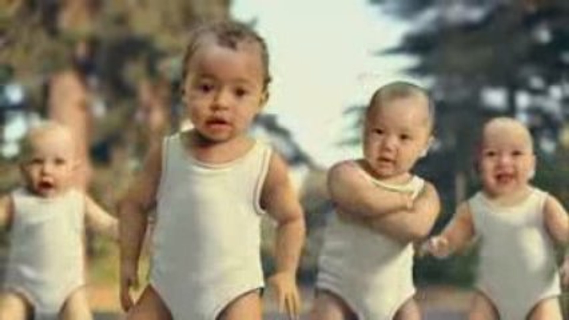 Pub Evian Avec De Jolies Bebe Video Dailymotion