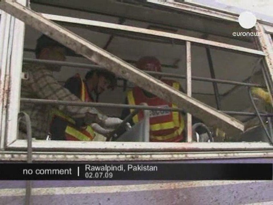 Pakistan, attentat à la moto piégée sur un bus
