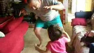 norah et papa dansent mickael