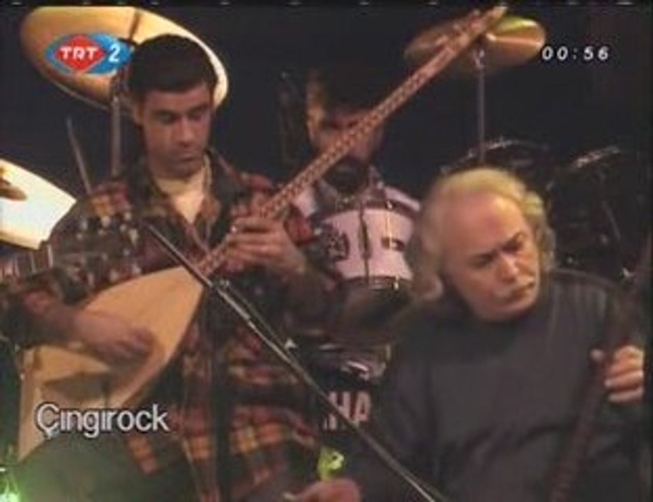 Cem karaca - Barış manço - uzun ince bir yoldayım ( düet )