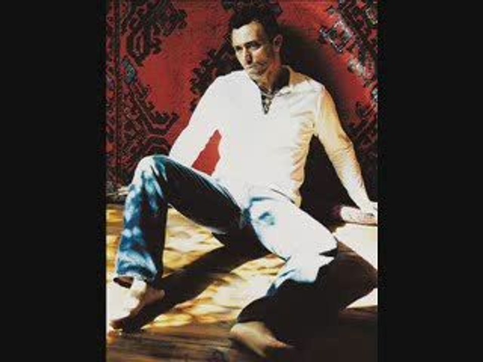 Mustafa Sandal-Karizma 2009