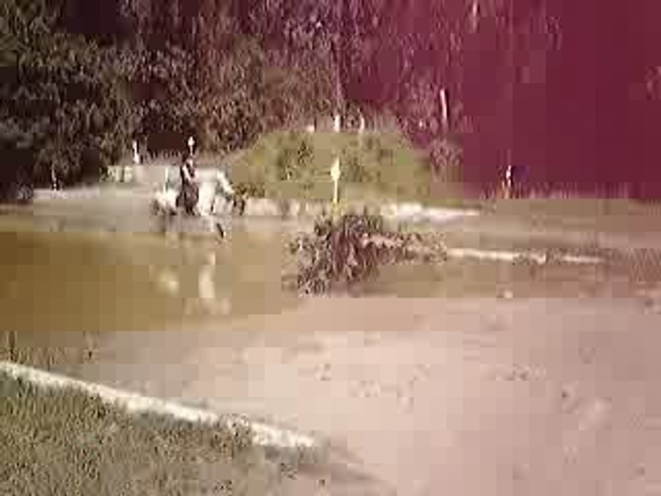 Julia Et Lolita  -  CROSS Gué, Contrehaut, Table Blanche