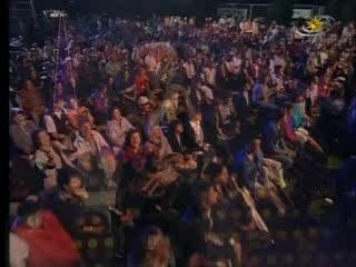 Worlds Apart - Sie Liebt Dich