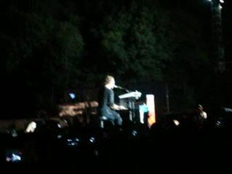 Hommage par Chris Martin, à Mickael Jackson, @ Werchter !