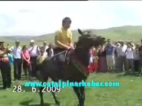 PERŞEMBE YAYLASI 7. CİP ŞENLİGİ 3 BÖLÜM-KOLBASTI OYNAYAN AT