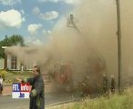 Incendie spectaculaire près de Waremme - Zapping