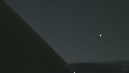 2 Strange bright orbs in north east sky quebec.25  Video