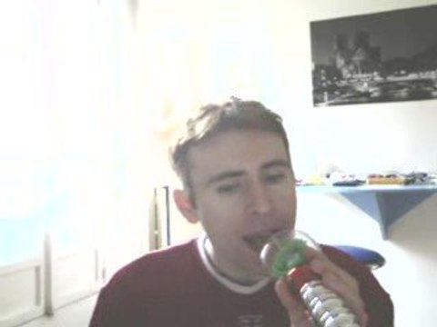 Wiwi égratigne les garçons m'aiment