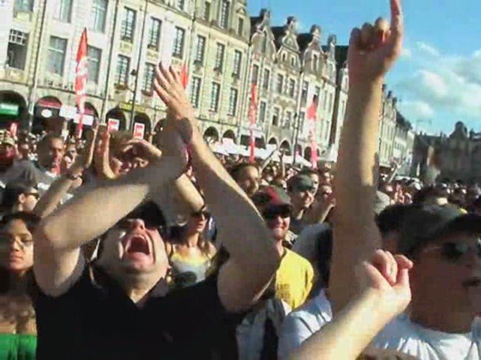 Mains Square festival Arras Gossip