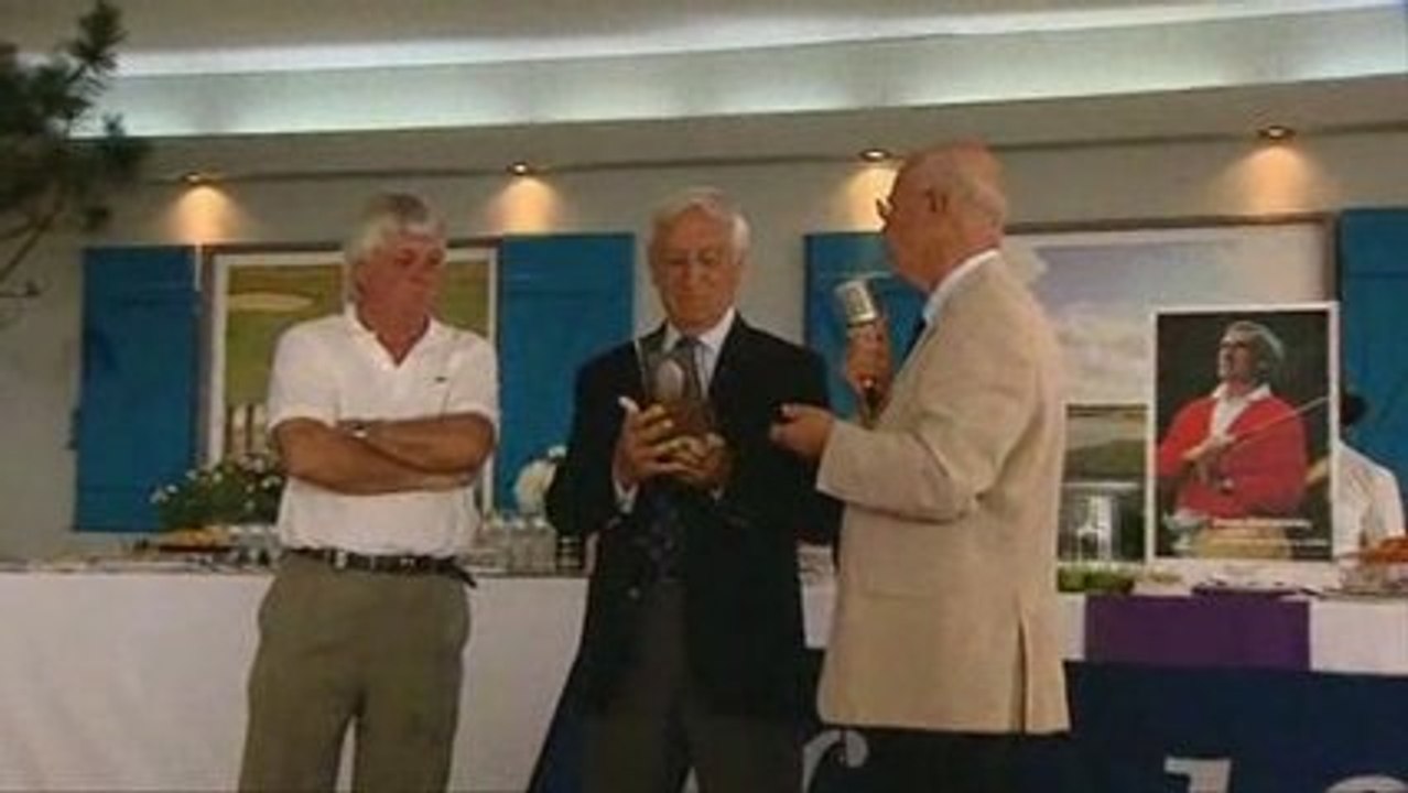 Remise de médaille à Jean Garaialde