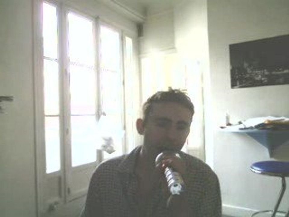 Wiwi égratigne "je chante et je danse"