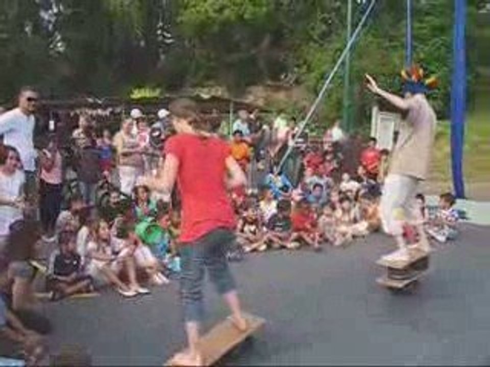 Repas de quartier au square Montmirail