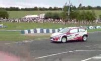 LOEB  DRIFT sur circuit de Karting avec la C4 WRC !!
