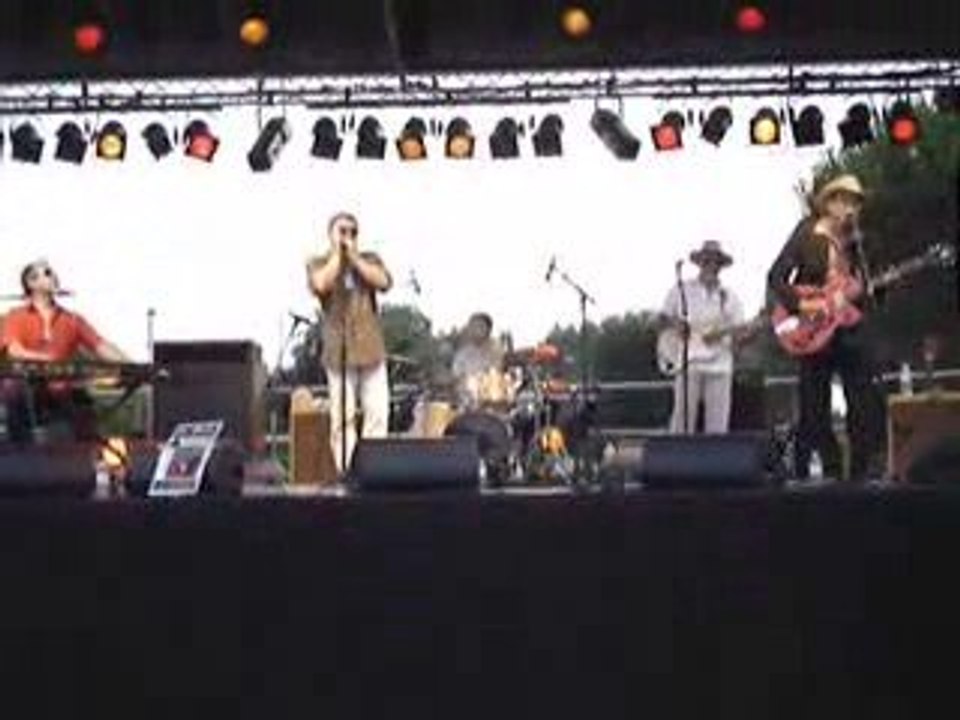 2 - Flyin' Saucers - St Medard en Jalles - 04 06 2009