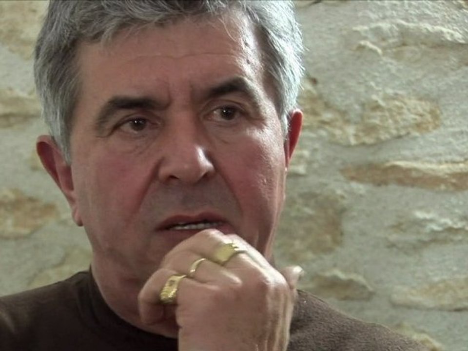 Claude Bourguignon - Extrait 2 «Sous les pavés, la Terre»