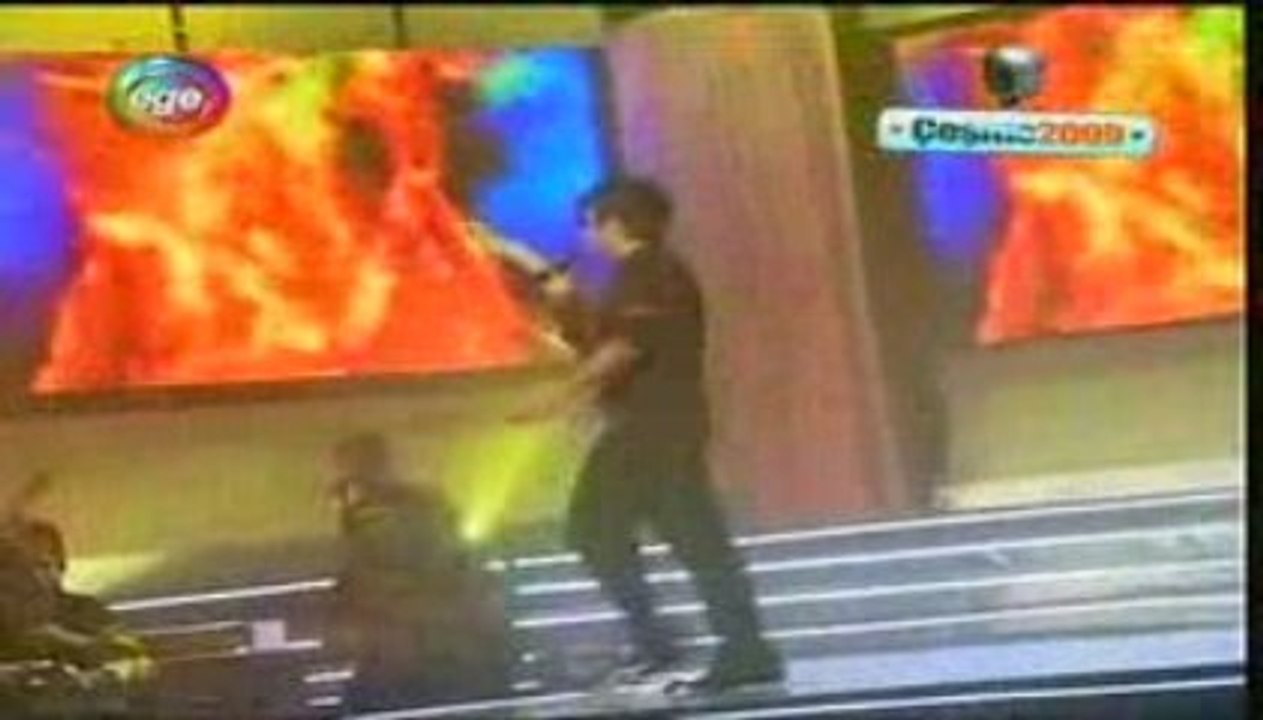 Tarkan - Kuzu Kuzu (Çeşme 2009)