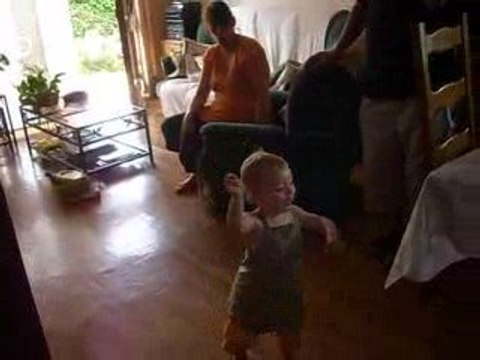 Je marche toute seule