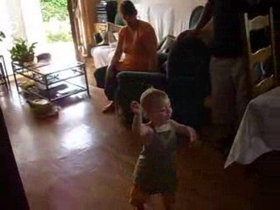 Je marche toute seule