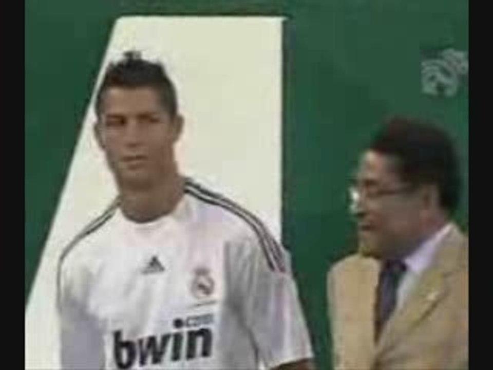 cristiano ronaldo au real madrid dé photo de la présentation