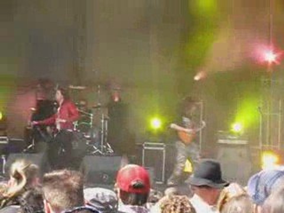 Gamma Bomb - bullet belt hellfest2009