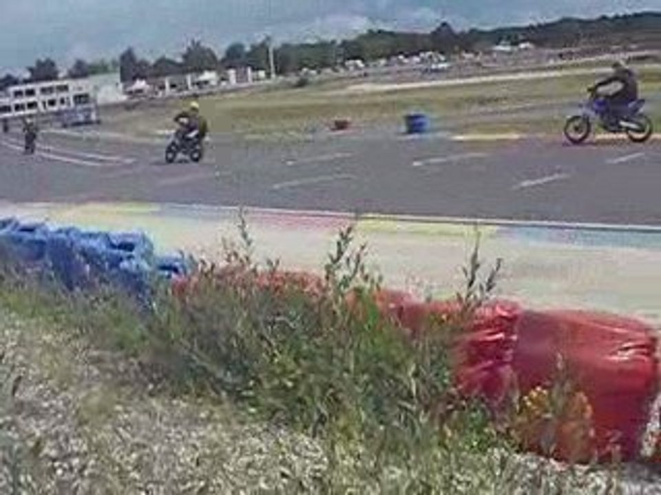 Tours de circuit.