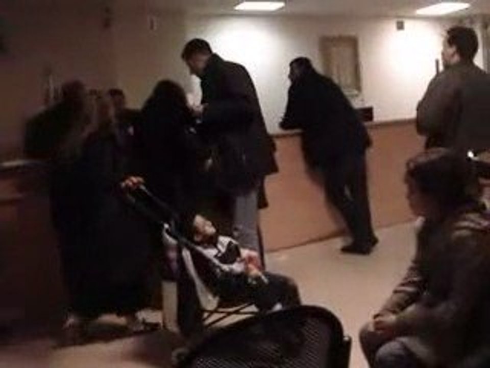 les beurs foutre leur merde au consulat d'algerie en france