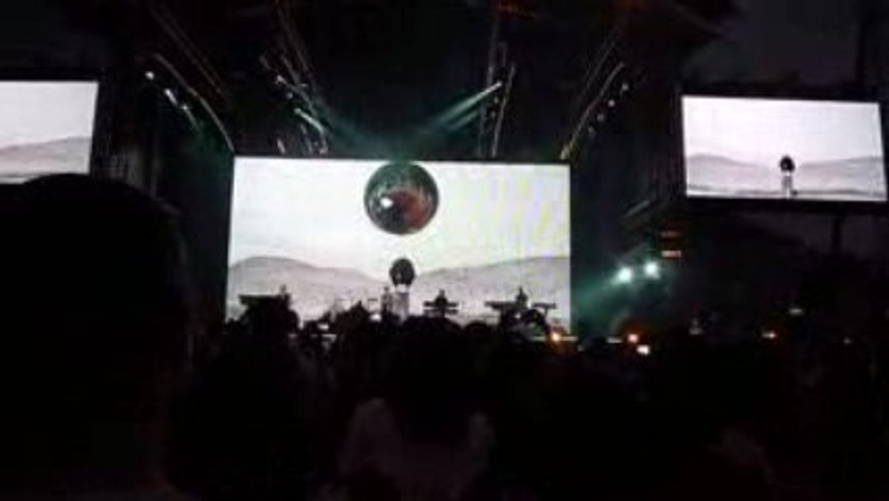 DEPECHE MODE Carcassonne 2009 (walking in my shoes 1993)