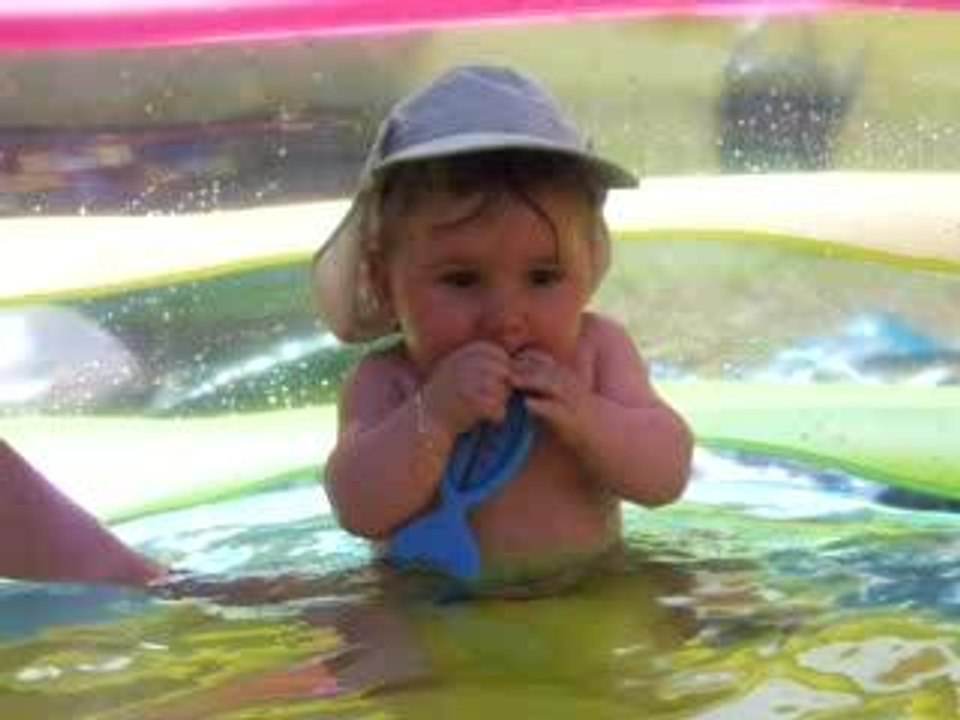greg dans la piscine